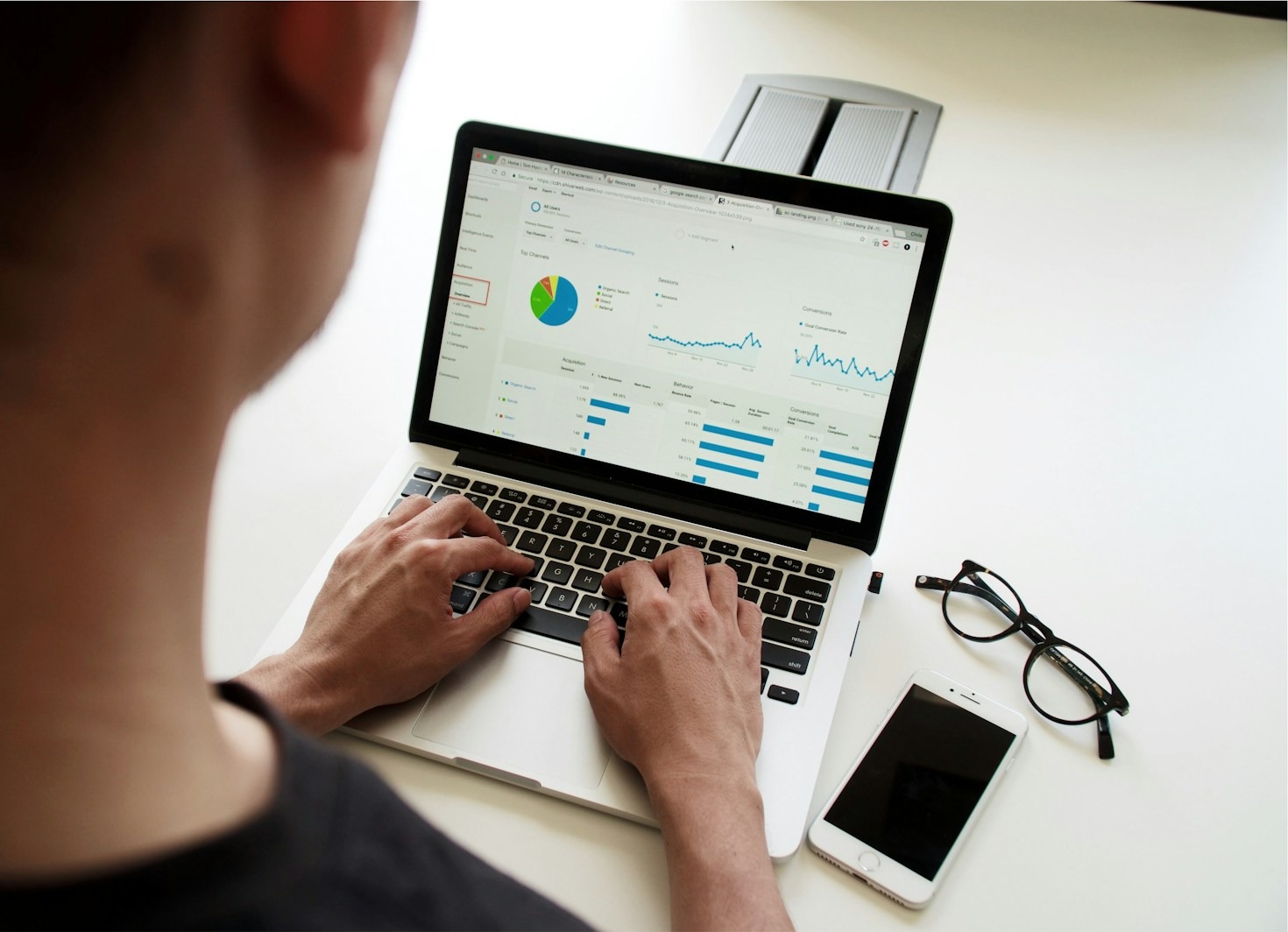 Buscas Zero-Clique: Como Manter a Relevância Quando o Google Entrega a Resposta Direta